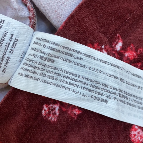 Hollister Velvet Floral Skirt - Picture 7 of 7